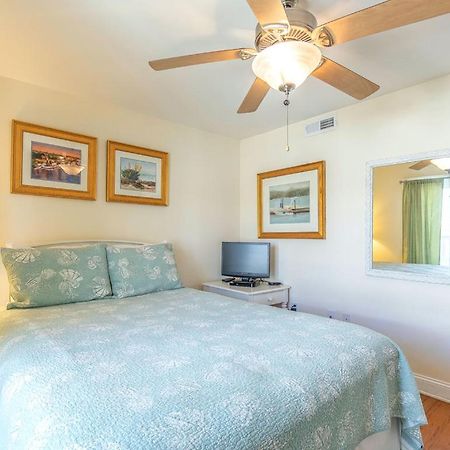 Captains Watch 17 Tybee Island Екстер'єр фото