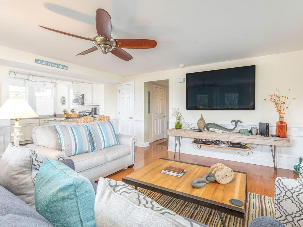 Captains Watch 17 Tybee Island Екстер'єр фото